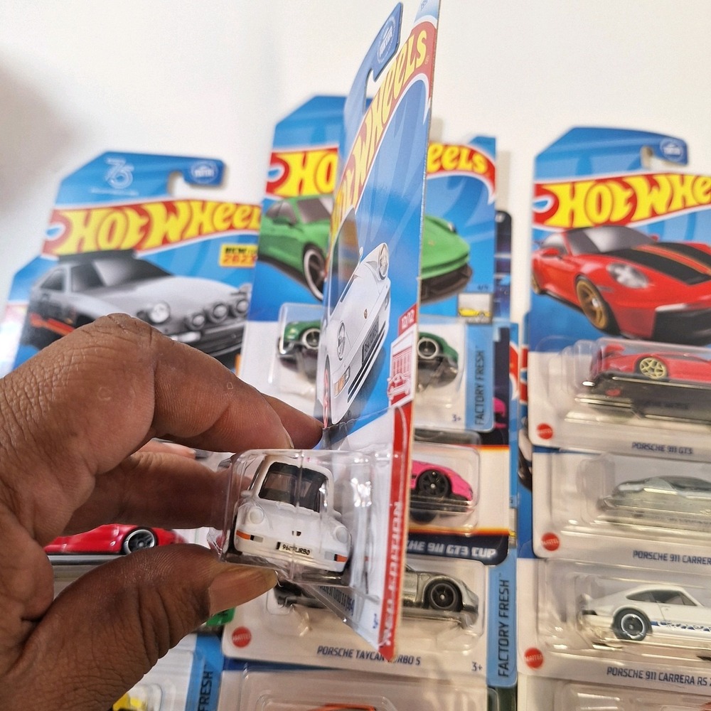 Hot Wheels‎ 12 Porsche Zamac Neon Speeders & Matchbox & Target Red Edition - Picture 3 of 16
